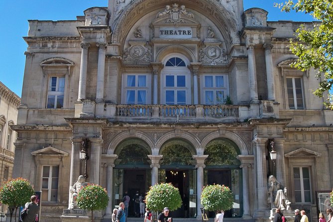 Private transfer by car: Marseille airport from or to Avignon - How Long Is Marseille Airport to Avignon, and What That Means for Your Schedule?