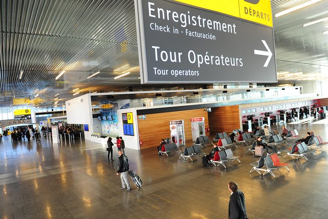 Private Transfer from Marseille Airport to Avignon - From Luggage to Hotel Door: The Real Value of Door-to-Door