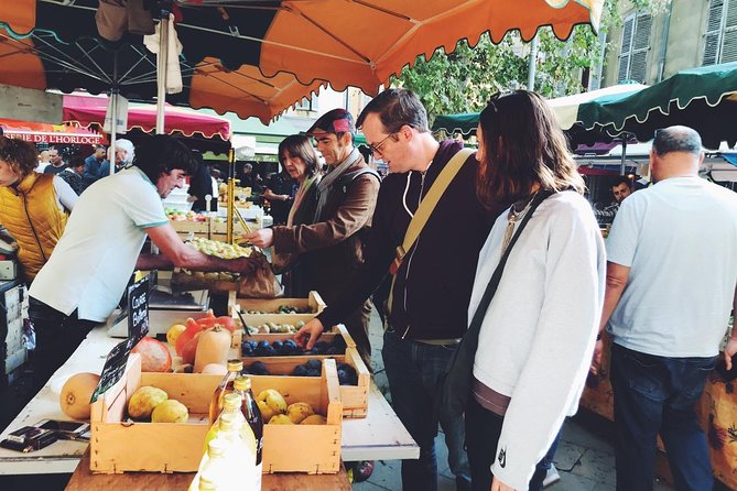 Provençal Farmers market tour - 10:00 a.m. and a small group: how the pacing helps you enjoy the markets