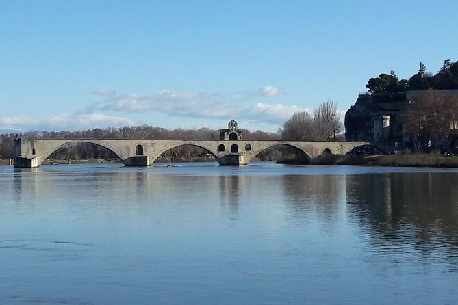 Provence in a Day Trip from Aix - Avignon Walk Time: Seeing the City Without Visiting Everything
