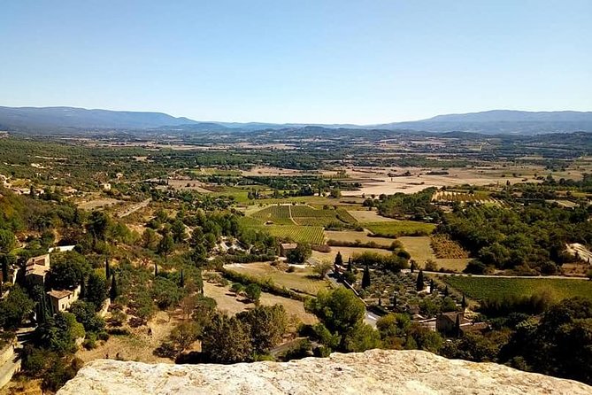 Provence Wineries and Luberon Villages Day Trip from Aix-en-Provence - Lourmarin: The Castle Photo Moment Plus Real Time to Wander