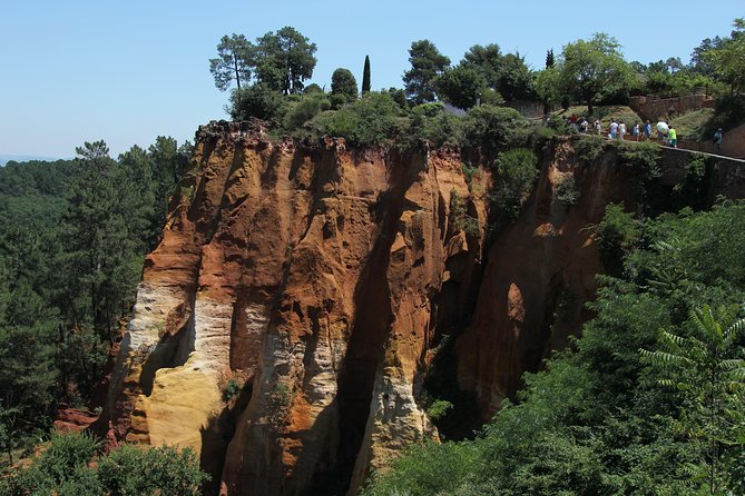 Provence Wineries and Luberon Villages Day Trip from Aix-en-Provence - Bonnieux Photo Stop: Short, Scenic, and Purposeful