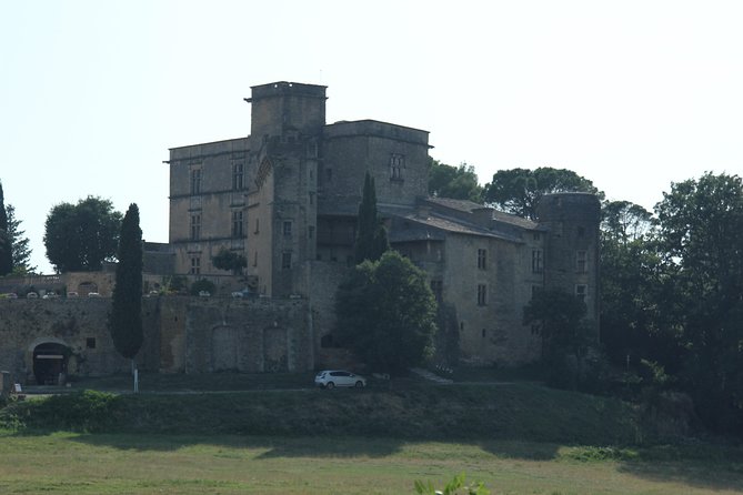Provence Wineries and Luberon Villages Day Trip from Aix-en-Provence - Roussillon and Gordes: The Afternoon Village Pace