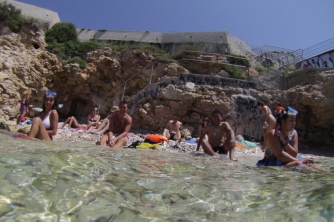 Rando-Palmée Getaway Around an island - Group Size Matters: The Difference Between Crowds and Care