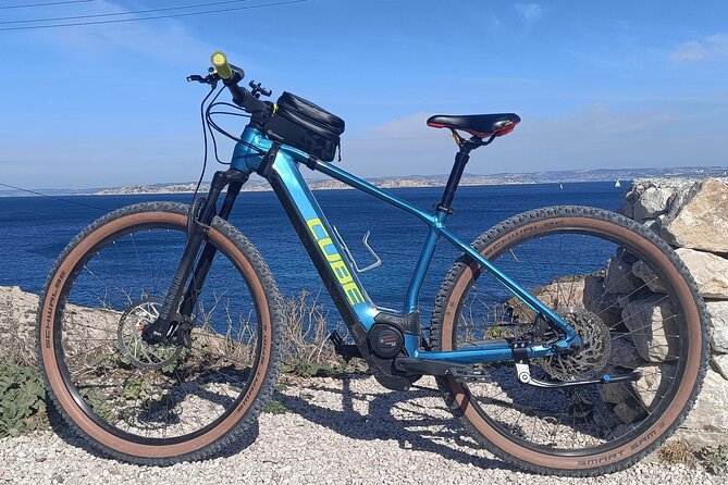 Self guided tours and Bike Rental in Marseille near Calanques - Navigation That Lets You Wander: GPS Track + Phone Map