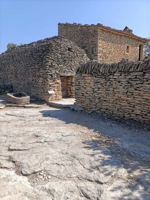 The most beautiful villages of Luberon - Provence villages in 7 hours: why this format works