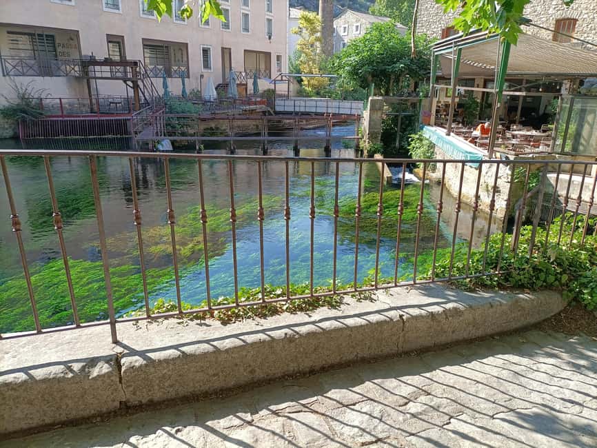 The most beautiful villages of Luberon - Fontaine de Vaucluse: the spring, the Sorgue River, and quick photo time