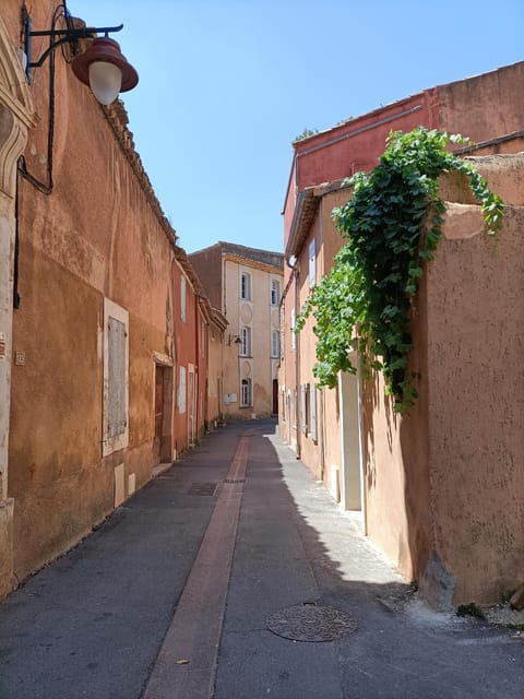 The most beautiful villages of Luberon - Roussillon: ochre quarries, colorful streets, and lunch on your terms