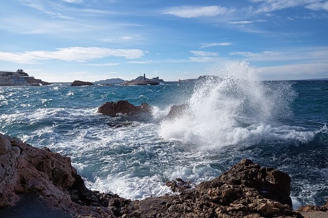 The Urban Hike of Marseille - Final Loop: Old Port, Palais de Justice, and Where to Grab a Drink