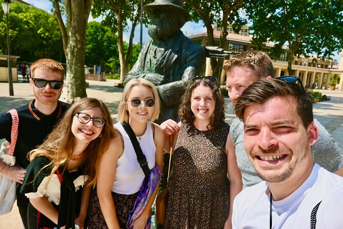 Time flies in this complete tour of Aix-en-Provence - Quatre-Dauphins fountain: a photo moment with Baroque Italian style
