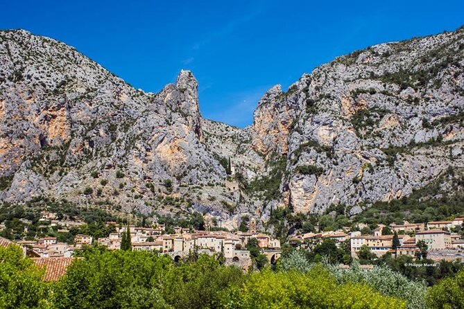 Visit the lavender fields, the Gorges du Verdon and Moustiers. - Gorges du Verdon: Galetas Bridge and the big canyon feeling